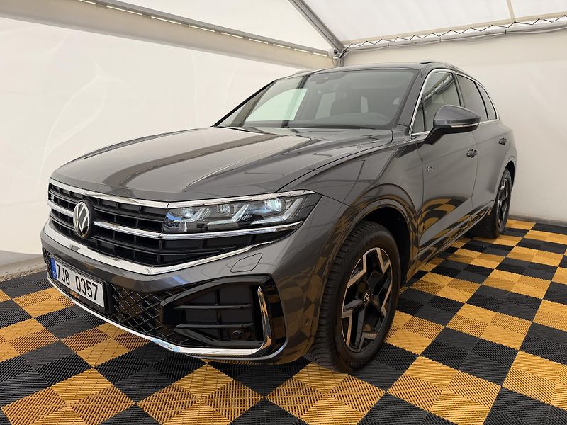 Volkswagen Touareg 3.0Tdi*170kw*DPH*HUD*R-Line* - fotka 2 z 42