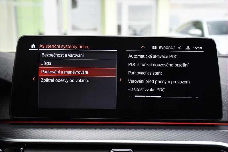 BMW Řada 5 530d xD M-SPORT LASER  - fotka 36 z 46