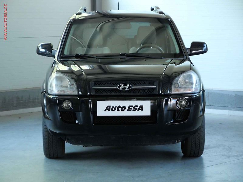 Hyundai Tucson (2008) 2.0CRDi, AC, TZ - fotka 2 z 18