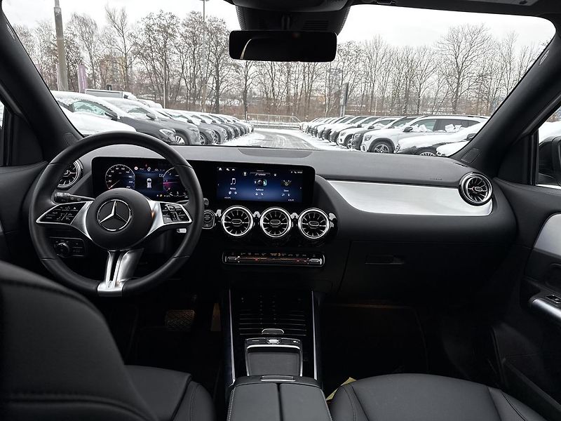 Mercedes-Benz GLA 200d 4MATIC, CZ, 1.majitel - fotka 11 z 19