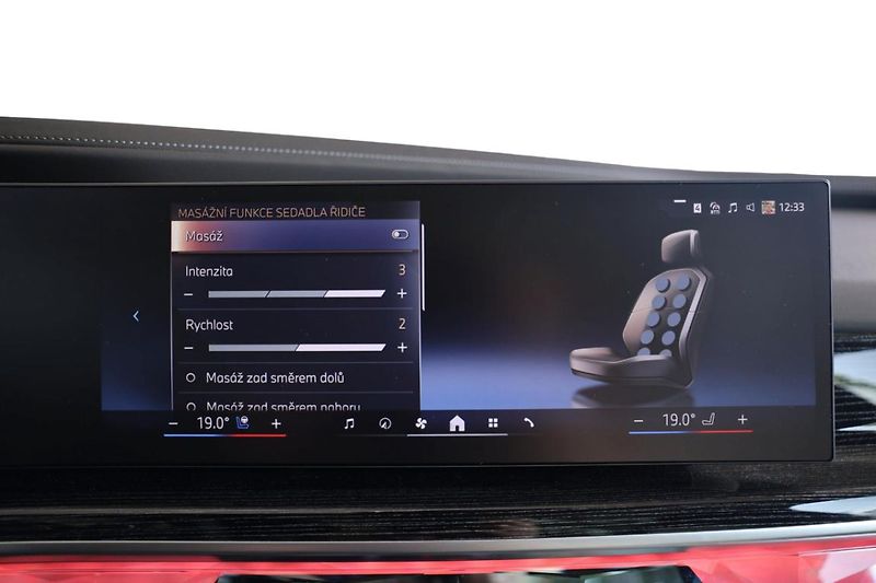 BMW Řada 7 740d xDrive - fotka 27 z 42