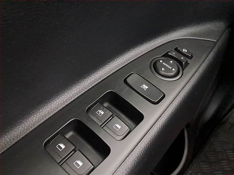Kia Rio (2022) Exclusive 1.0 T-GDI - fotka 18 z 19