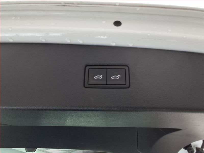 Volkswagen Tiguan (2017) R-Line 2.0 TDI, 4X4, Automat - fotka 18 z 20