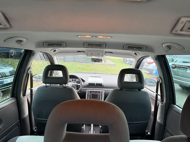 Volkswagen Sharan 1.9 TDI 7 MIST - fotka 12 z 26