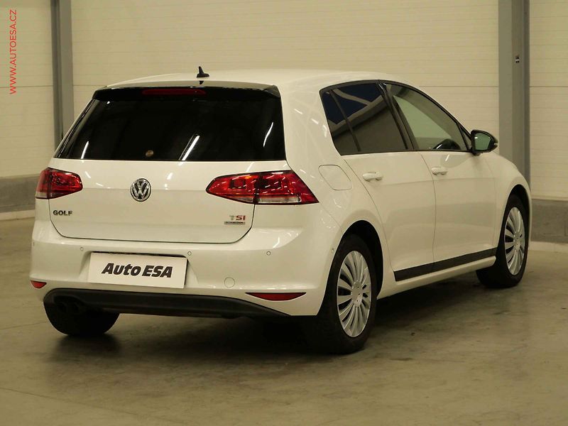 Volkswagen Golf (2013) 1.4TSi, LED, AC - fotka 4 z 19
