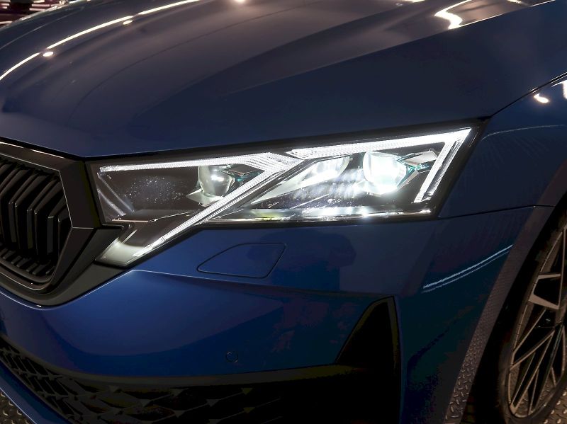 Škoda Octavia (2025) SPORTLINE 2.0TDI DSG CANTON - fotka 10 z 44