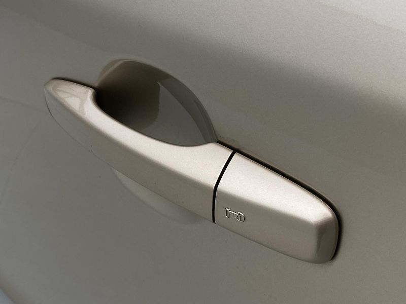 Volvo V60 D5 MOMENTUM REZERVACE - fotka 31 z 43