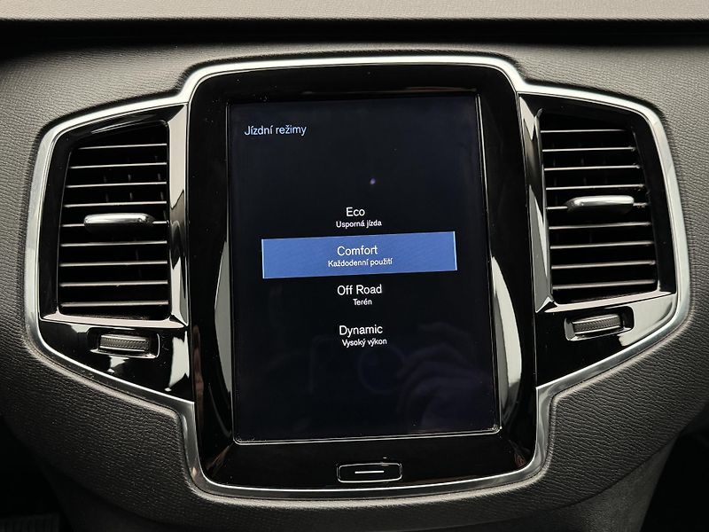 Volvo XC90 D5 AWD INSCRIPTION AUT CZ - fotka 29 z 36
