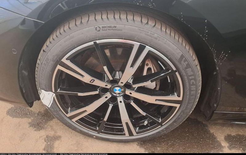 BMW Řada 5 540d xDrive Touring - fotka 2 z 6