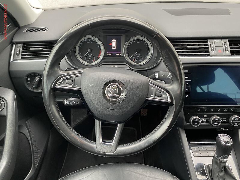 Škoda Octavia (2018) 1.6 TDi, Style, DSG, kůže - fotka 11 z 20