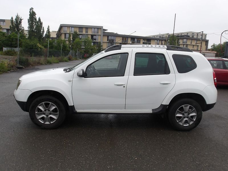 Dacia Duster 1,6i ČR ! 1.MAJITEL ! - fotka 5 z 29