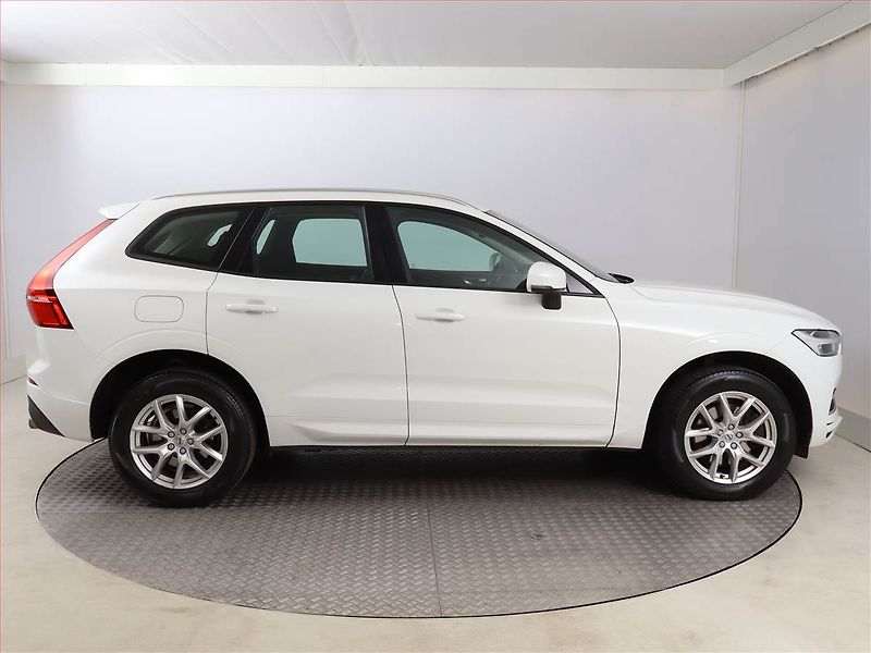 Volvo XC60 (2017) T8 Twin Engine - fotka 6 z 24
