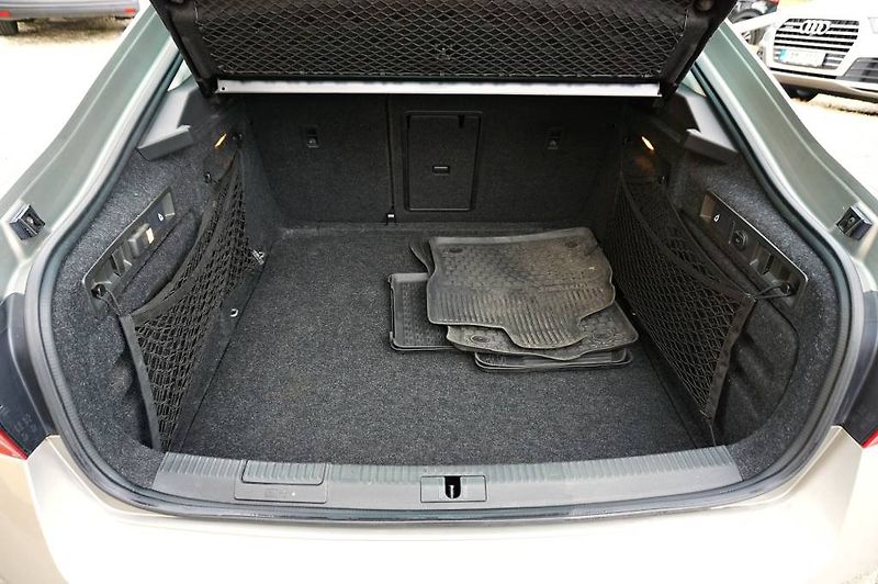 Škoda Superb (2015) STYLE PLUS 2,0 TDI 140 kW - fotka 12 z 52