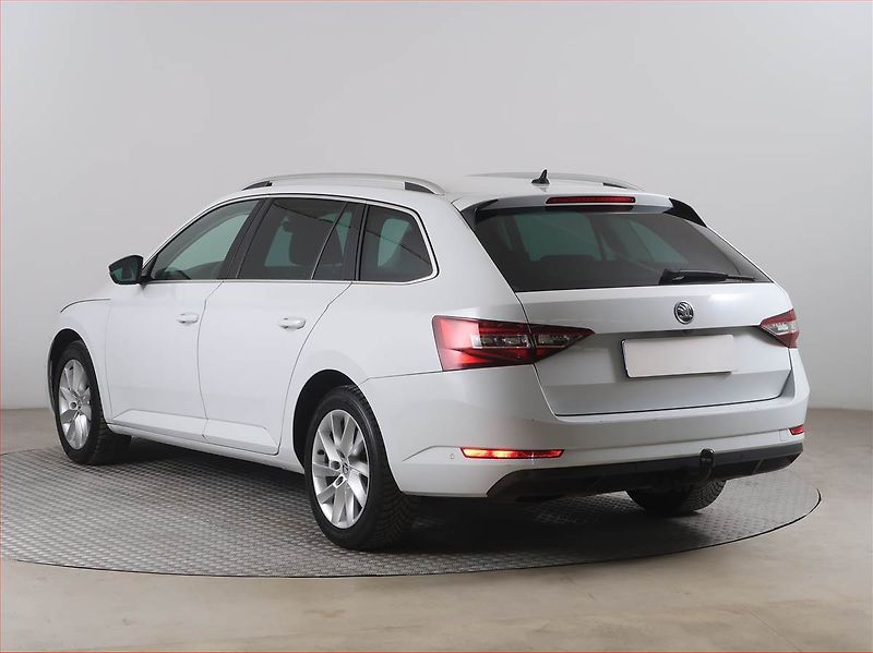 Škoda Superb (2019) 2.0 TDI, Automat, Kůže, Navi - fotka 4 z 19