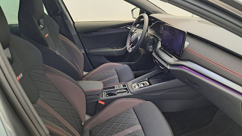 Škoda Octavia (2024) 2.0 TSI RS 195 kW A7F - fotka 15 z 23