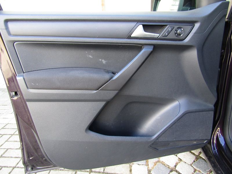 Volkswagen Caddy (2018) MAXI 2.0 TDI 110kW DSG 4X4 - fotka 18 z 36