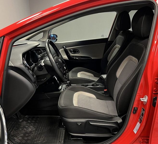 Kia Ceed 1.6 CRDi Exclusive SW - fotka 8 z 16