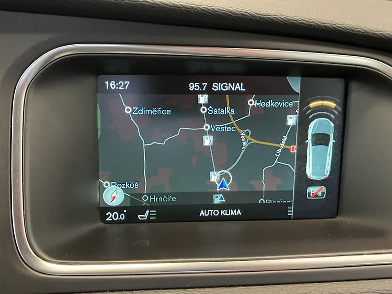 Volvo V40 T3 FWD Summum, MT6 - fotka 29 z 42