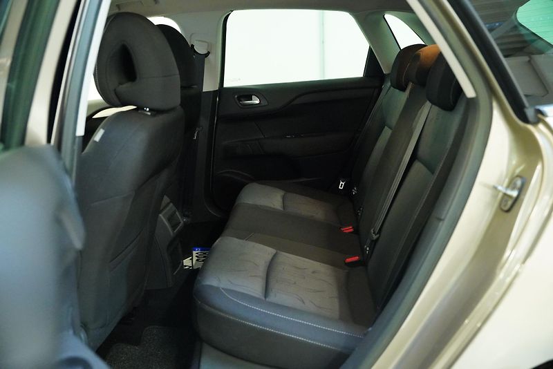 Citroën C4 - fotka 21 z 22