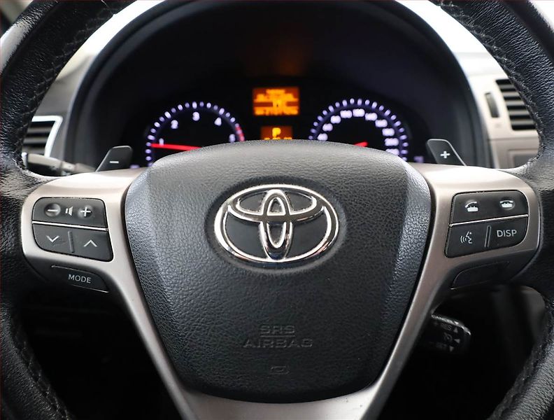 Toyota Avensis (2013) 2.2 D-4D, Automat, Navi - fotka 8 z 17