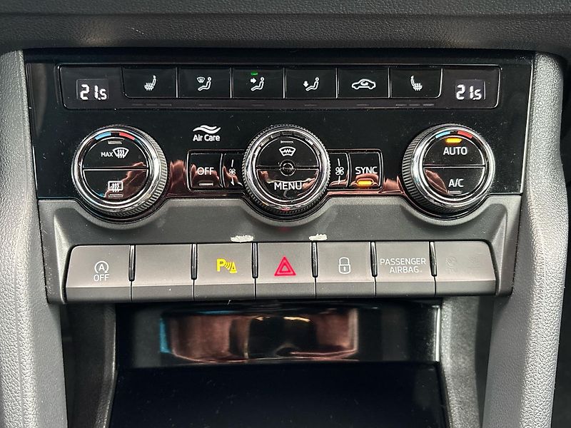 Škoda Karoq Top Selection - fotka 26 z 29