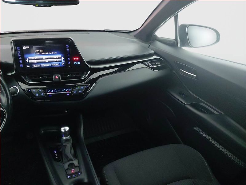 Toyota C-HR (2019) 1.8 Hybrid, Automat - fotka 8 z 21