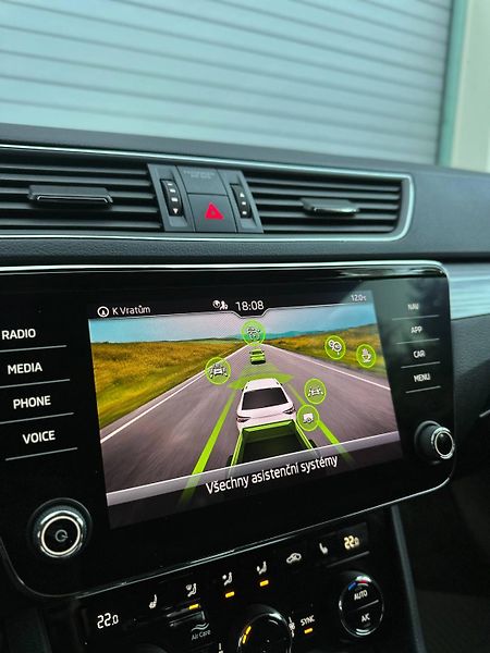 Škoda Superb (2022) III FL AMBITION 2.0 TDI 147kW - fotka 22 z 31