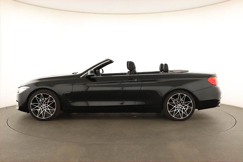 BMW Řada 4 (2017) 420d - fotka 3 z 18