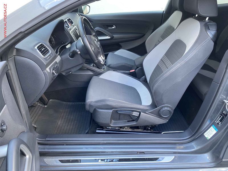 Volkswagen Scirocco (2013) 2.0TSi, Life, bixen, navi, - fotka 9 z 19