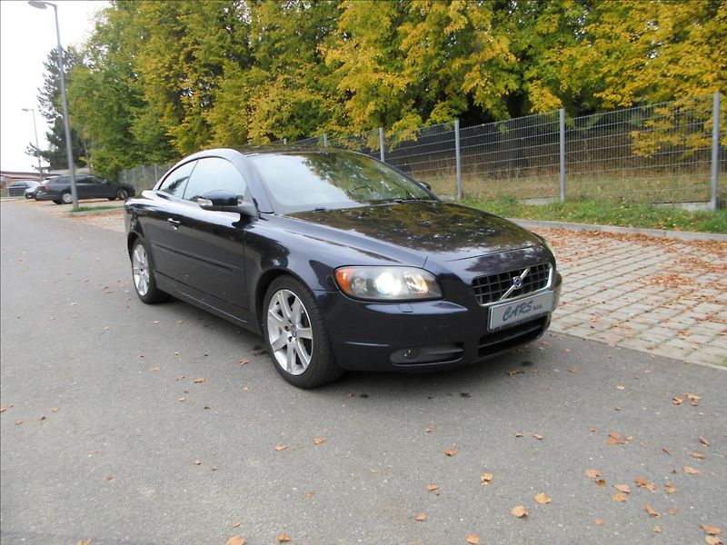 Volvo C70 2,0 D, Navi, Kůže, Xenon - fotka 5 z 28