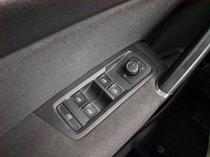 Volkswagen Touran (2016) Highline 1.2 TSI, Serv.kniha - fotka 19 z 19