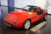 Prvním modelem řady Z se v roce 1988 stalo BMW Z1. Poháněl ho šestiválcový atmosférický motor 2,5 litru s výkonem 170 koní
