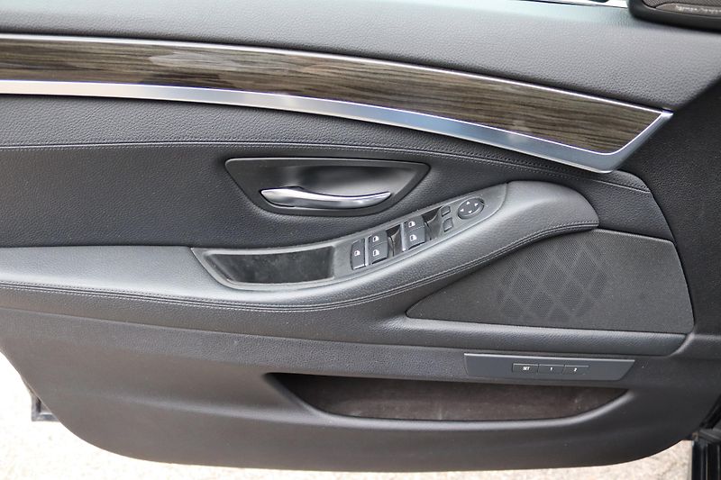 BMW Řada 5 - fotka 23 z 61
