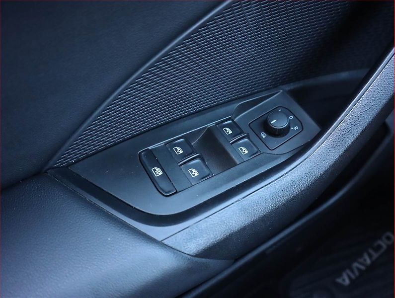 Škoda Octavia (2022) Ambition 2.0 TDI - fotka 13 z 19