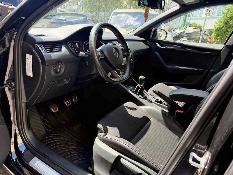 Škoda Octavia (2014) RS 2.0 TDI 135 kW - fotka 7 z 28
