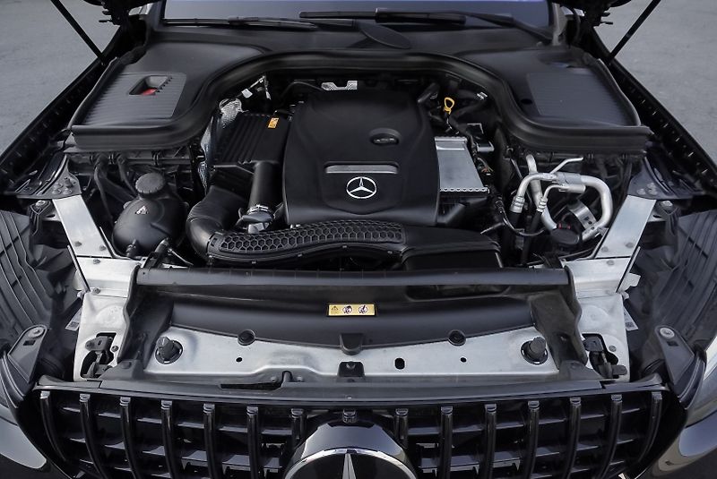 Mercedes-Benz GLC (2019) 300 4MATIC AMG - fotka 32 z 32