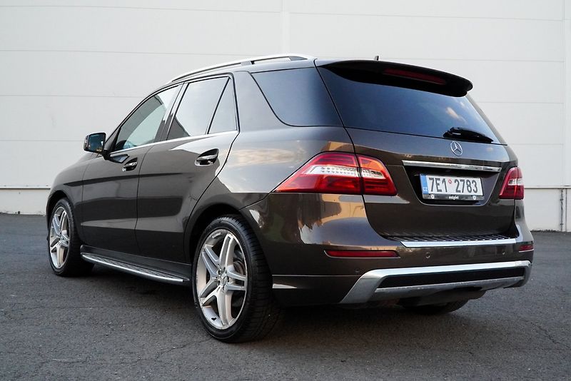 Mercedes-Benz Třídy M 350 CDi 4MATIC AMG - fotka 13 z 45