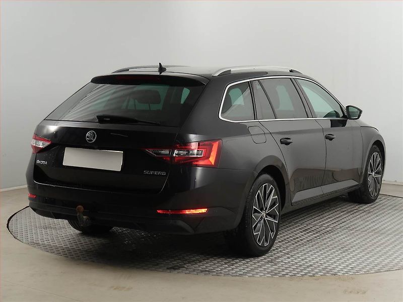 Škoda Superb (2016) Style 2.0 TDI, Automat, Kůže - fotka 5 z 23