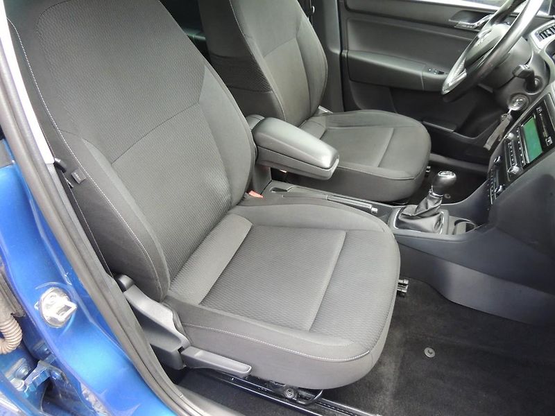 Škoda Rapid (2014) 1.2TSi,77kw,dobrá výbava - fotka 25 z 40