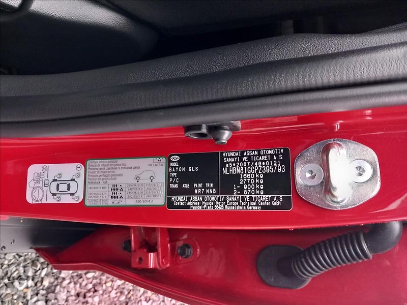 Hyundai Bayon 1,0 T-GDI PLAY CLIMATE DCT - fotka 19 z 22