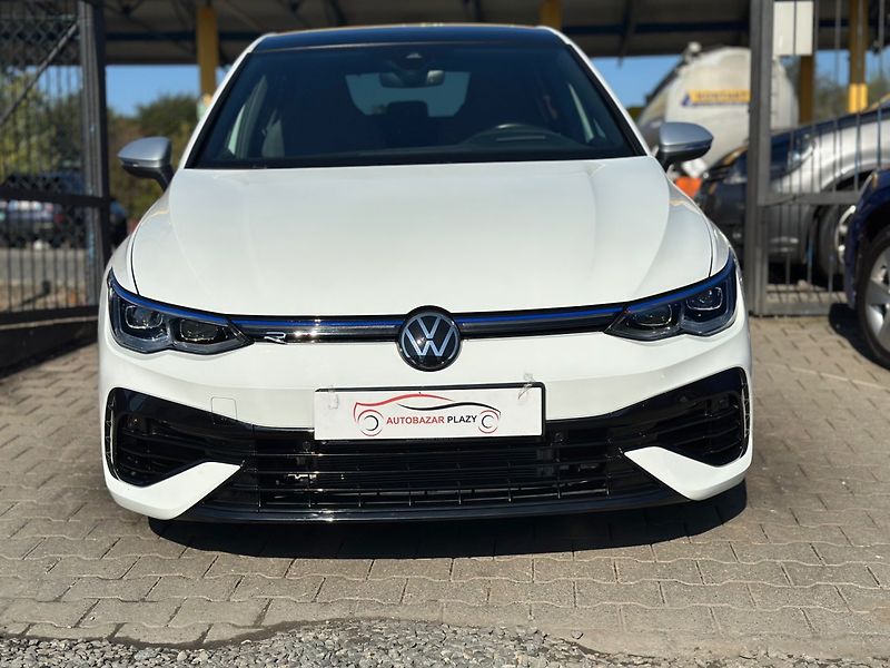 Volkswagen Golf (2021) R 235kW PANOR.NAVI,100%KM - fotka 2 z 24
