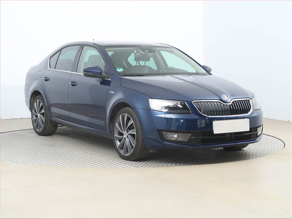 Škoda Octavia Laurin&Klement 2.0 TDI, Kůže