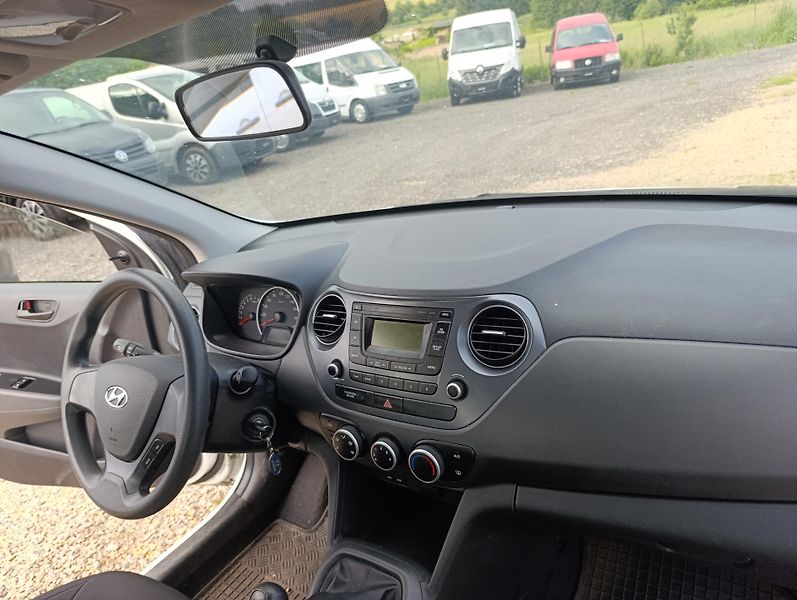 Hyundai i10 (2019) 1.0 Family club - fotka 13 z 23