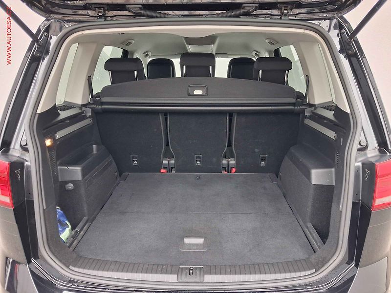 Volkswagen Touran (2016) 1.4TSi, 2.maj, DSG, LED - fotka 7 z 17