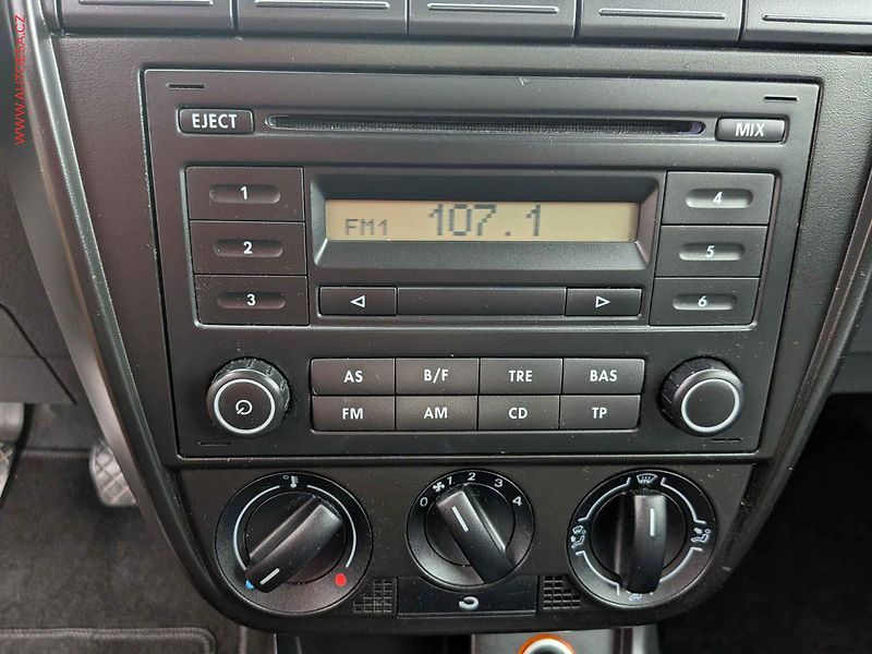 Volkswagen Fox (2006) 1.2i, 2.maj - fotka 11 z 12