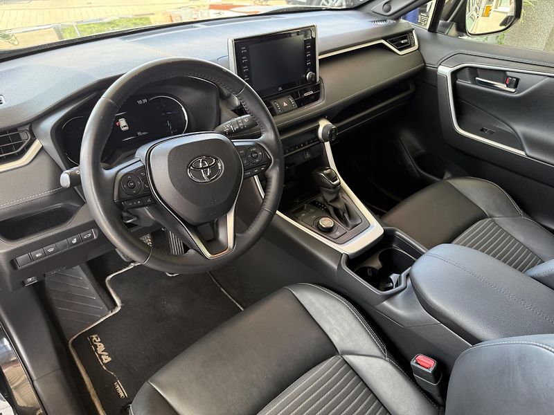 Toyota RAV4 2,5 Hybrid Black Edition JBL  - fotka 10 z 10