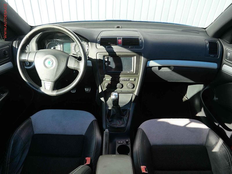 Škoda Octavia (2006) 2.0 FSi, RS - fotka 8 z 17