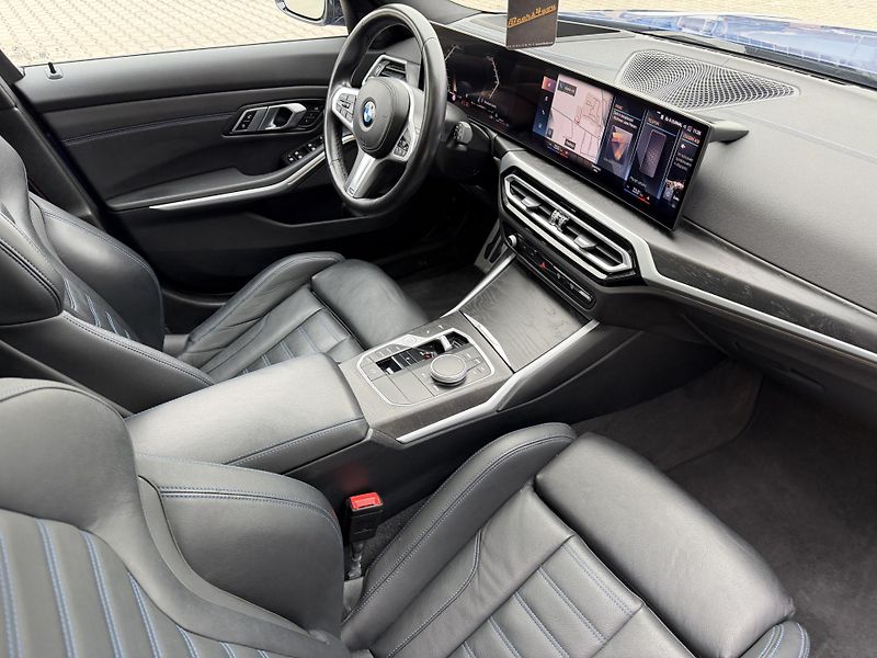 BMW Řada 3 (2023) M340i 275kW XDRIVE HUD PANORAM - fotka 36 z 53