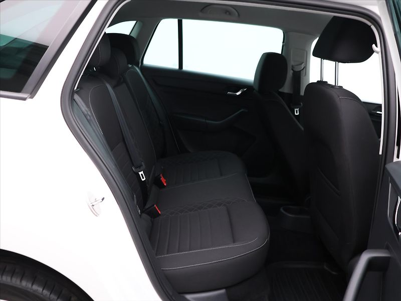 Škoda Rapid 1,2 TSI 81kW Style CZ - fotka 12 z 28