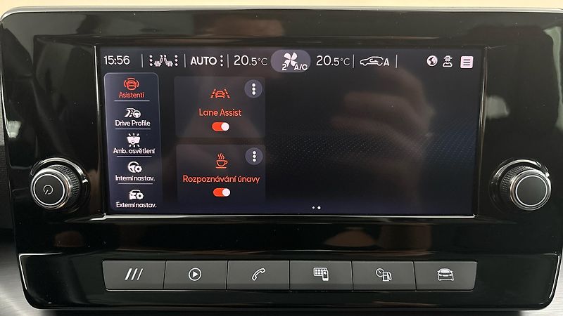 Seat Leon 2.0 TDI DSG FR Sporstourer - fotka 25 z 27